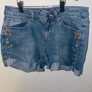 Rustic denim floral shorts size 9/10‎